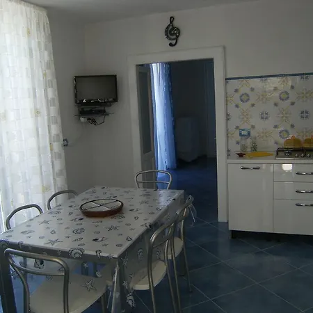 Magi - Begonia Apartment Ponza